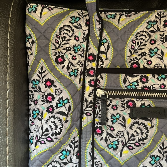 Vera Bradley small vera tote style floral handbag - Picture 4 of 9